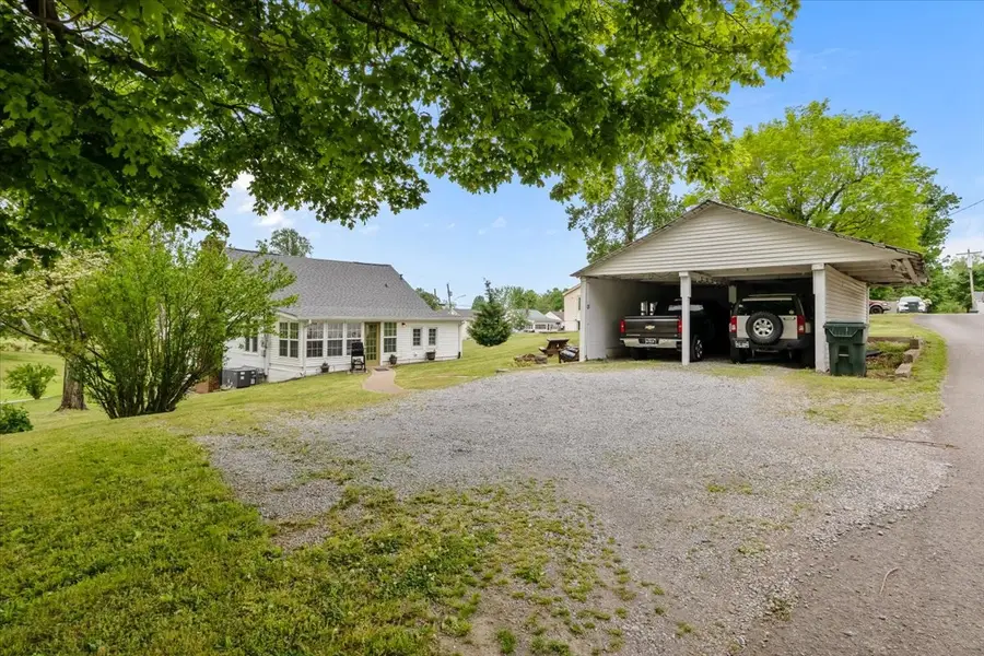 412 High St, Dickson, TN 37055 - #3