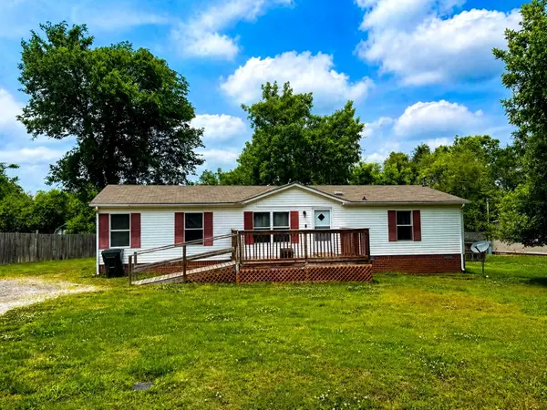 113 A G Myatt Dr, Dickson, TN 37055