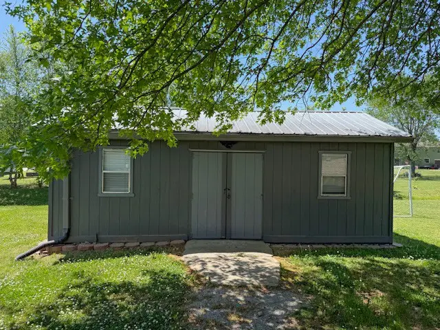 105 Vickers Dr, McMinnville, TN 37110 - #3