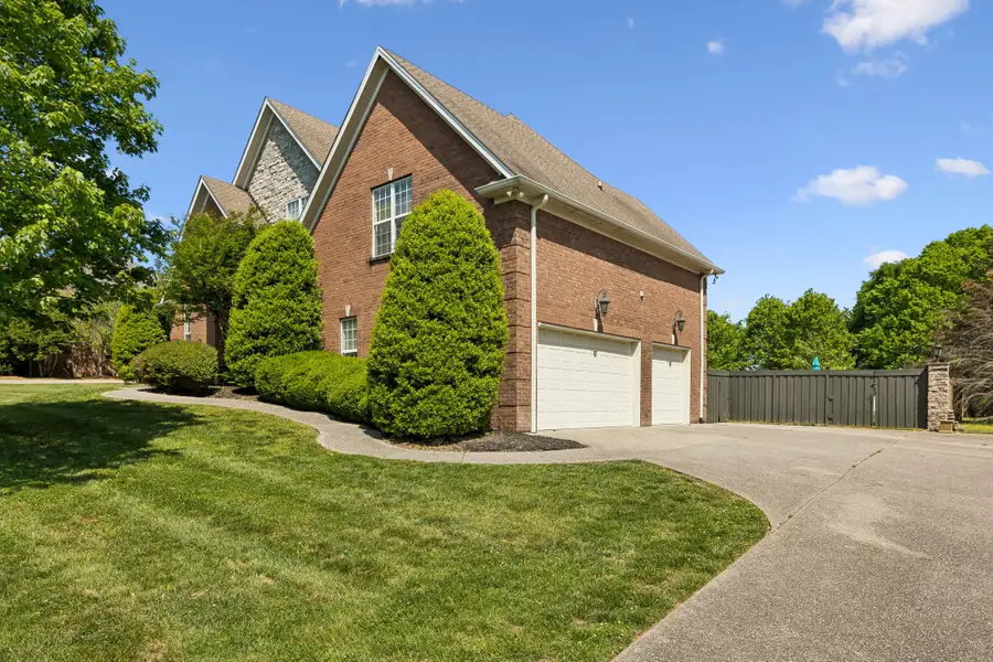 2200 Brienz Valley Dr, Franklin, TN 37064 - #2