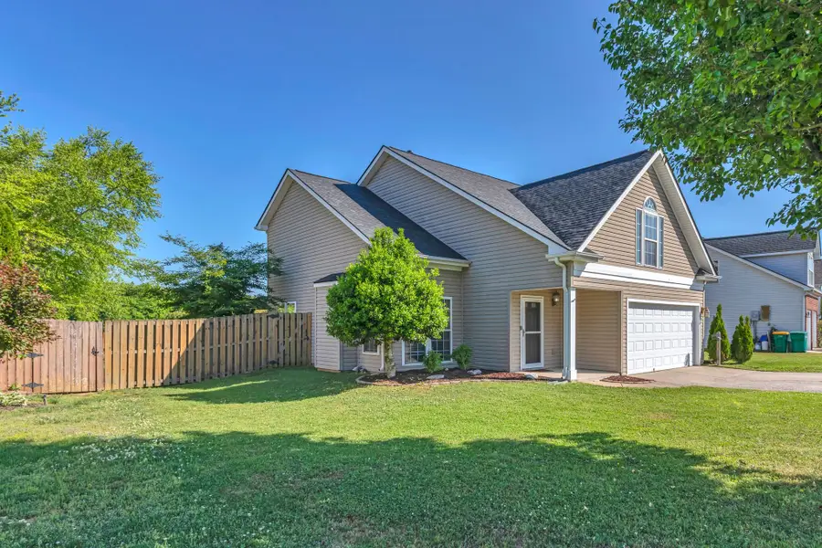 425 Creekside Ln, Spring Hill, TN 37174 - #2