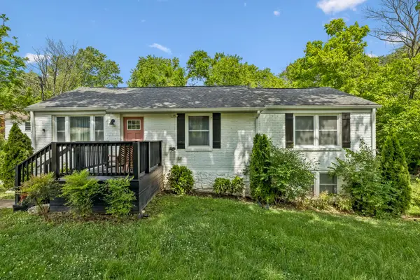 300 Finley Dr, Nashville, TN 37217