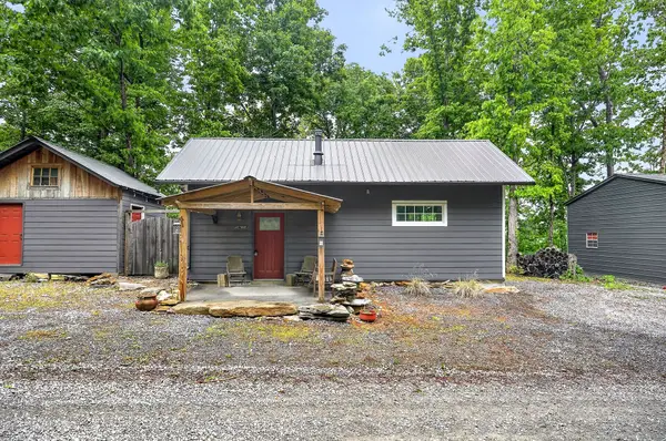 883 Rock Springs Rd, Celina, TN 38551