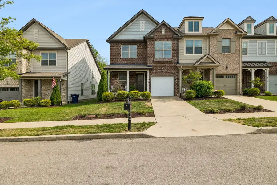 3148 Sassafras Ln, Thompsons Station, TN 37179 - #3