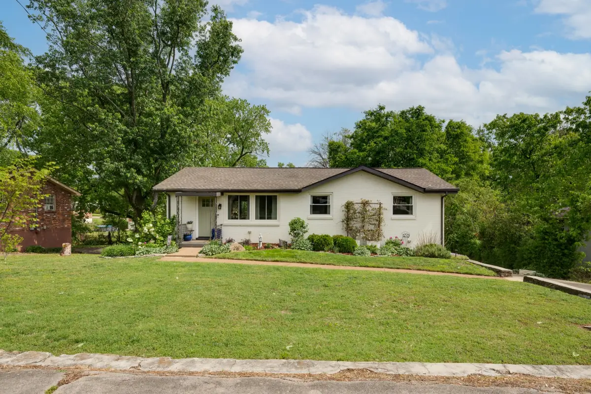 216 Bonnabrook Dr, Hermitage, TN 37076 - #1