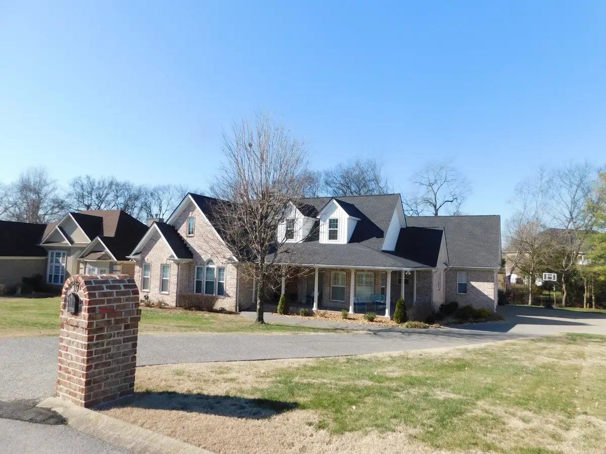 117 Collinwood Dr, Gallatin, TN 37066 - #1