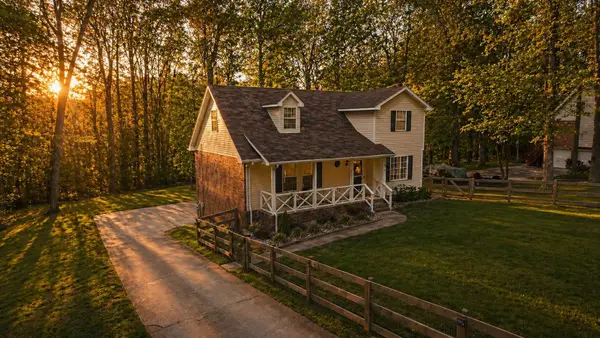 424 Tyler Ct, Cottontown, TN 37048