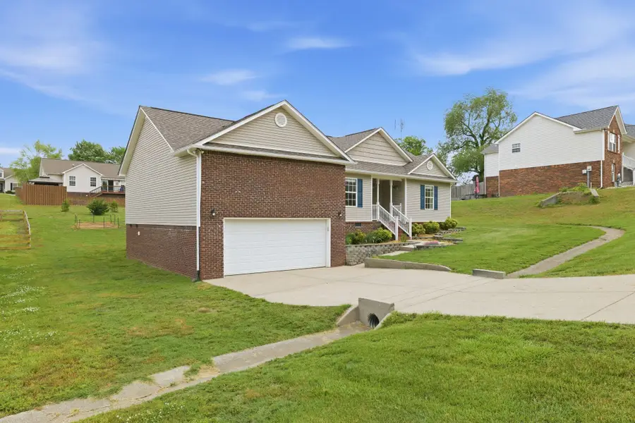218 Shady Dr, Columbia, TN 38401 - #3
