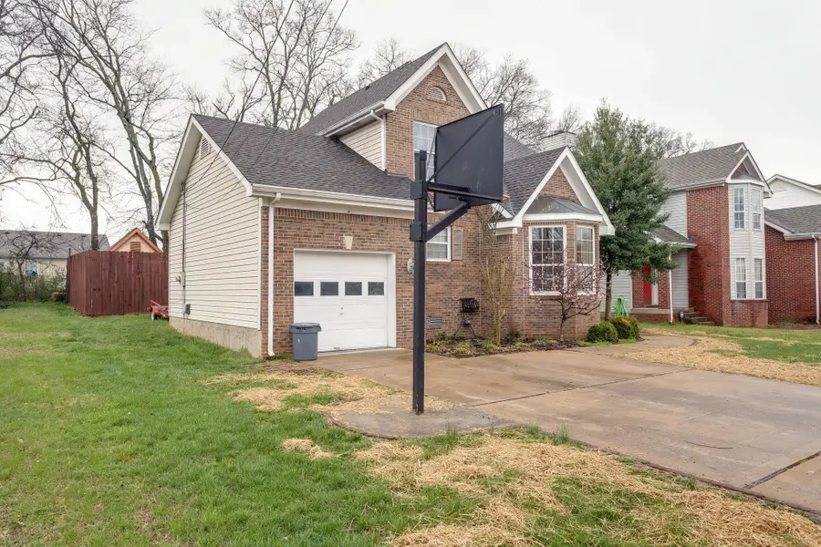 1718 University Dr, Columbia, TN 38401 - #2
