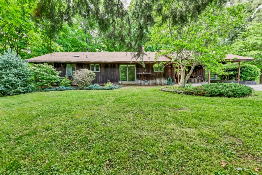 900 Gravel Ln, Adams, TN 37010 - #2