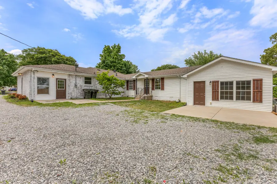 1704 Woodside Dr, Springfield, TN 37172 - #2