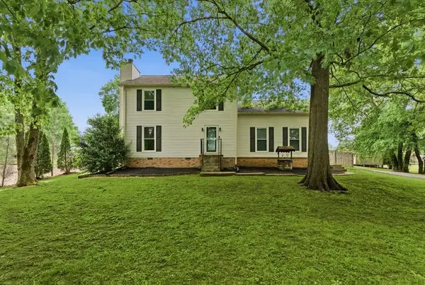 302 Andes Dr, Columbia, TN 38401