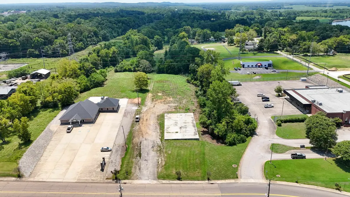665 Water St, Savannah, TN 38372 - #1