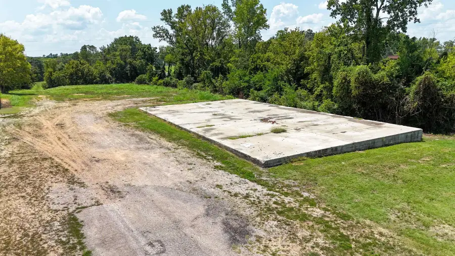 665 Water St, Savannah, TN 38372 - #3