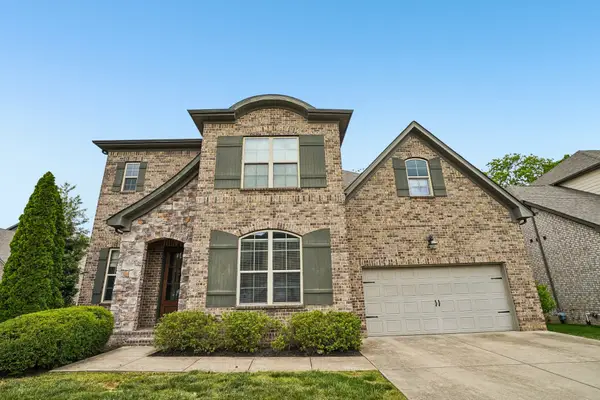 2504 Waldorf Ln, Thompsons Station, TN 37179