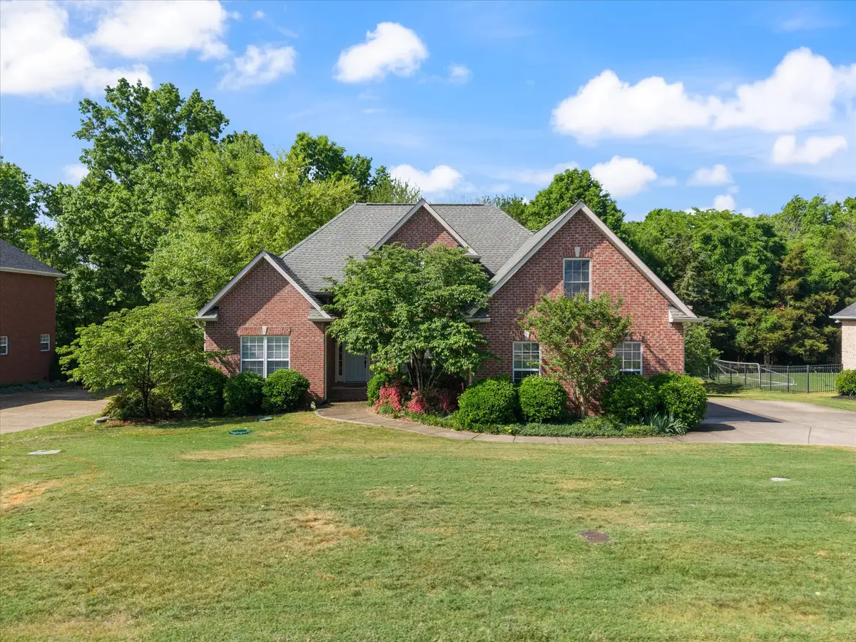 319 Eclipse Dr, Murfreesboro, TN 37129 - #1
