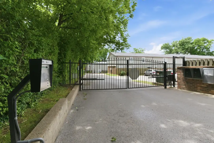 924 Coarsey Dr, Nashville, TN 37217 - #2