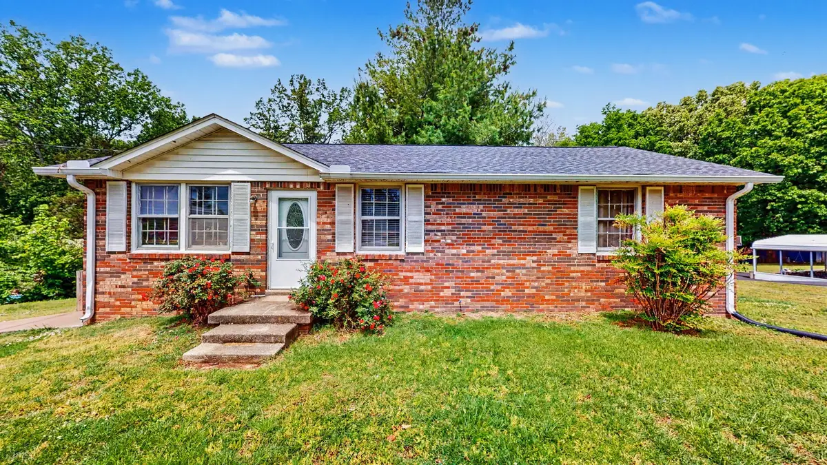 109 Phillips St, Charlotte, TN 37036 - #1