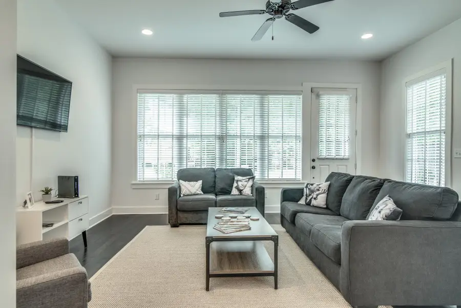 418 Douglas Ave, Nashville, TN 37207 - #3