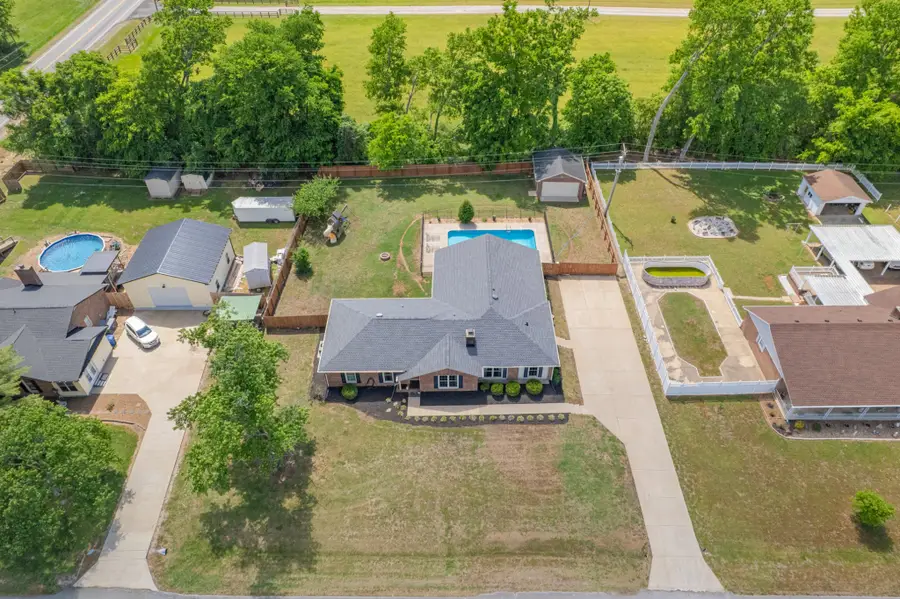 804 Redwood Cir, Columbia, TN 38401 - #2