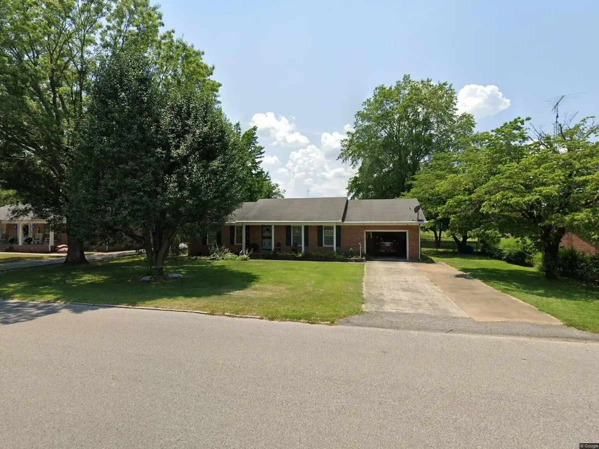 1035 W End St, Bolivar, TN 38008 - #1