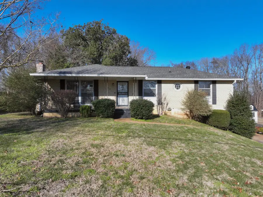 140 Roberta Dr, Hendersonville, TN 37075 - #2