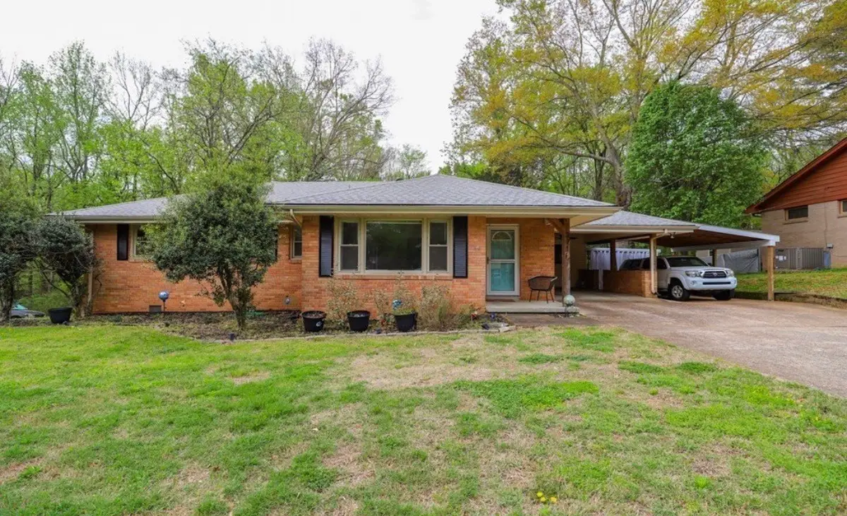 311 Oakwood Ln, Paris, TN 38242 - #1
