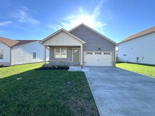 242 Arkansas Ave, Oak Grove, KY 42262