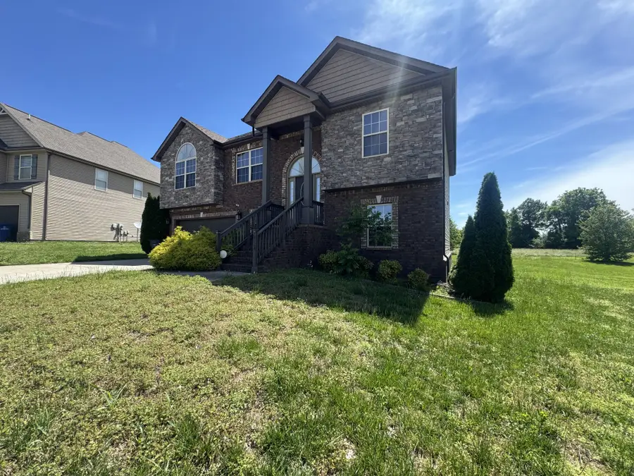 2937 Mcmanus Cir, Clarksville, TN 37042 - #2