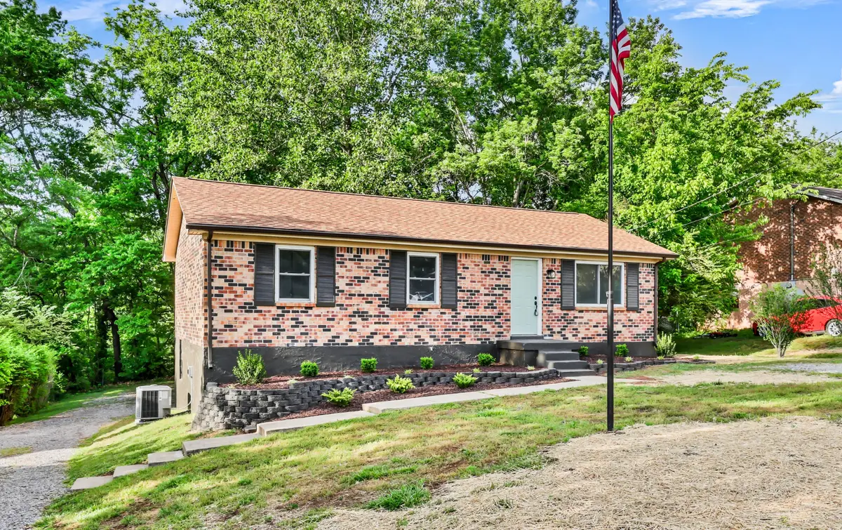 717 Ranch Hill Dr, Clarksville, TN 37042 - #1