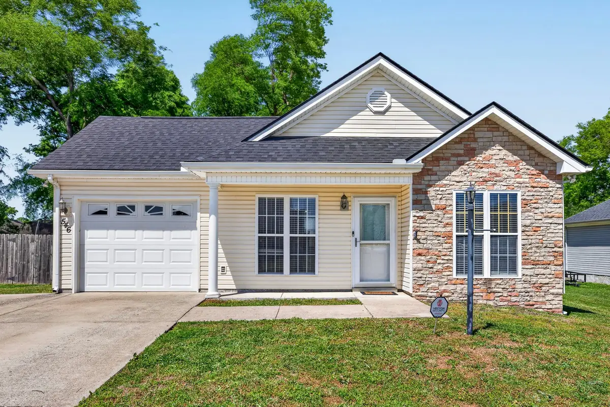 546 Albion Cir, Gallatin, TN 37066 - #1