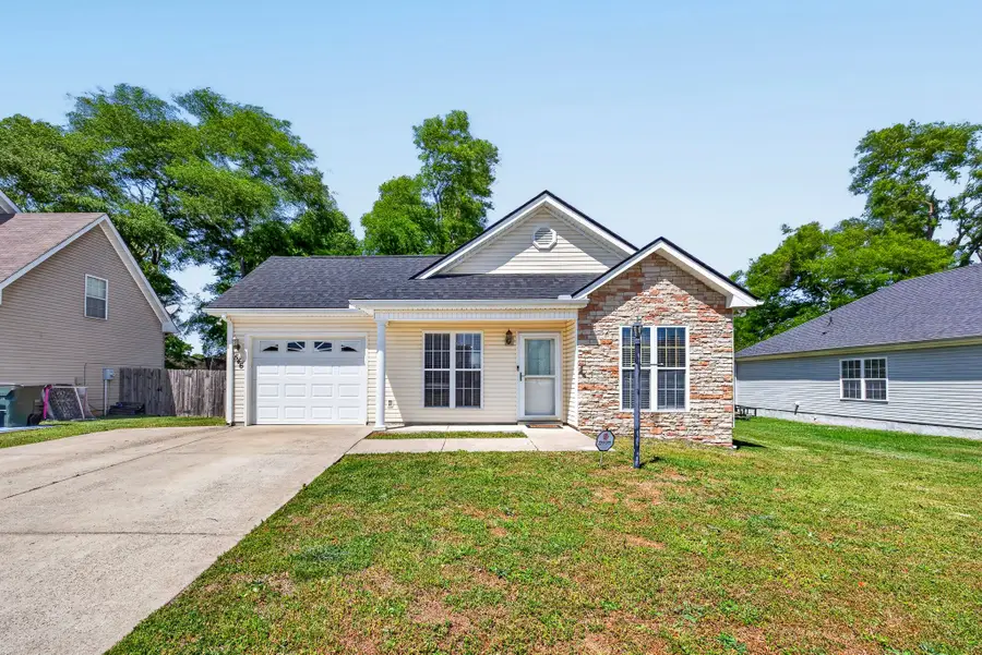 546 Albion Cir, Gallatin, TN 37066 - #2