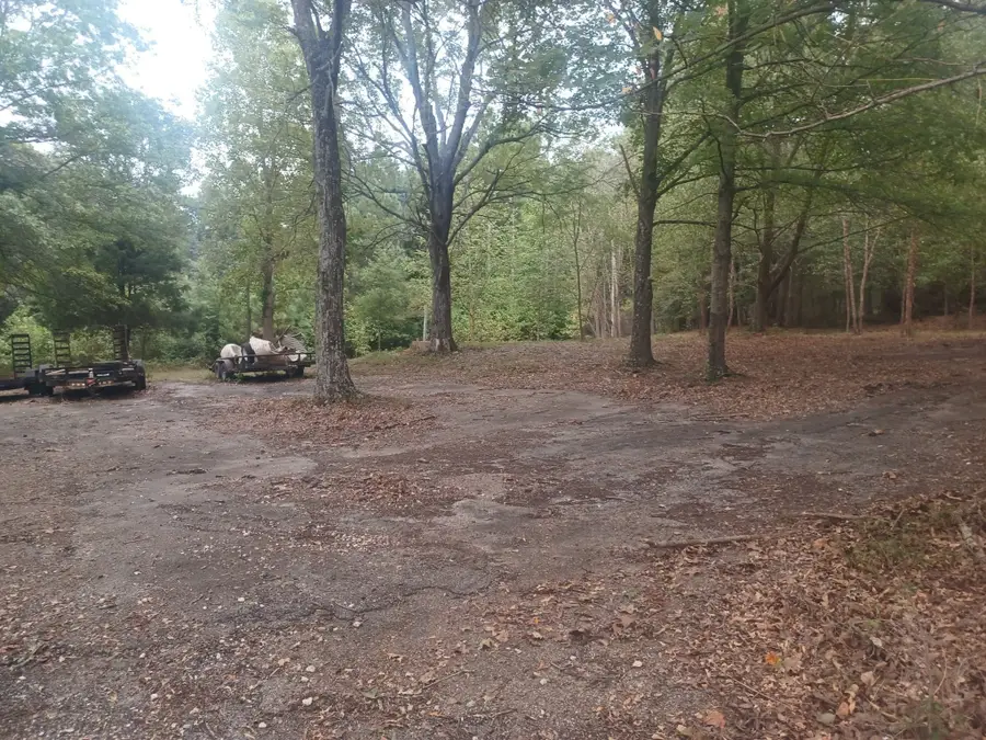 567 Rawls Rd, Paris, TN 38242 - #3