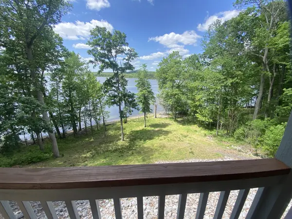 438 Harbor Dr, Bumpus Mills, TN 37028