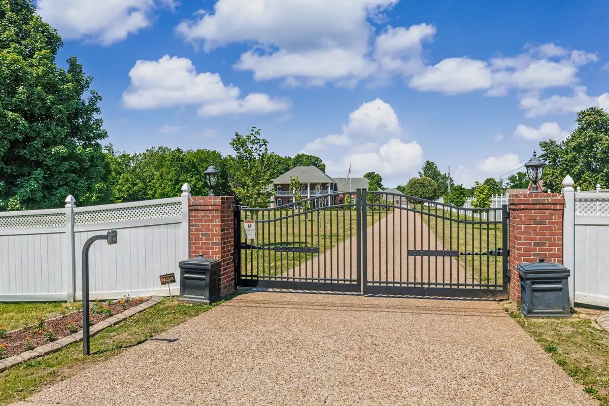 1916 S Mount Juliet Rd, Mount Juliet, TN 37122 - #1