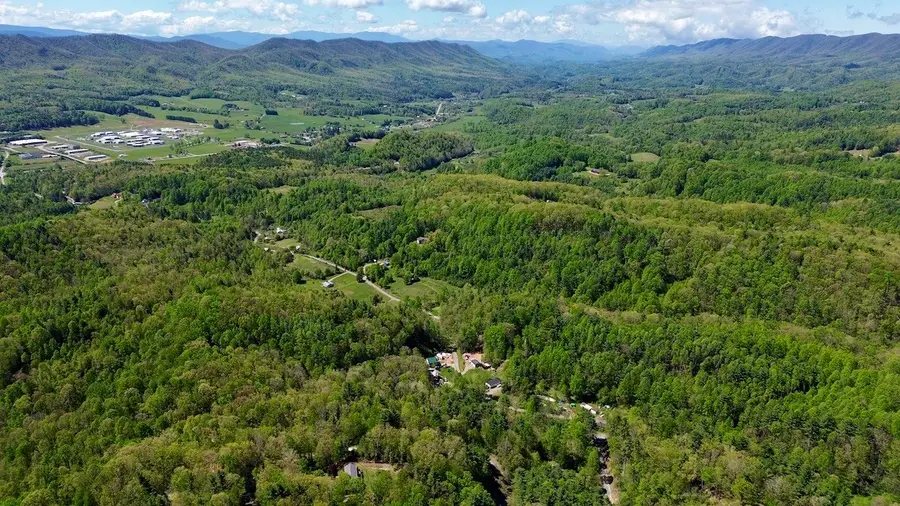 1 Sprucy Ridge Rd, Mountain City, TN 37683 - #3