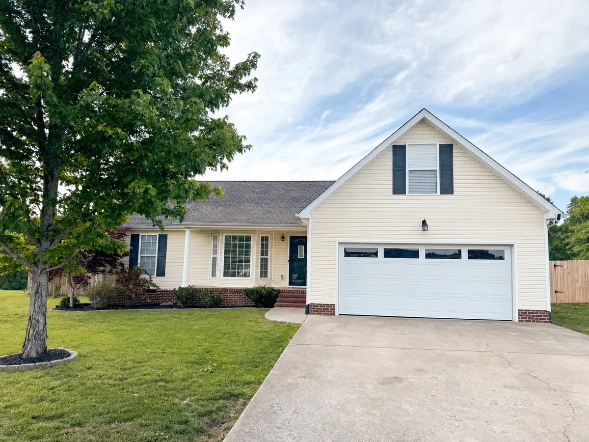 207 Coleman Dr, White Bluff, TN 37187 - #1