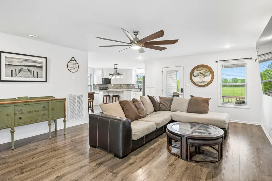 506 N Point Dr, Summertown, TN 38483 - #3