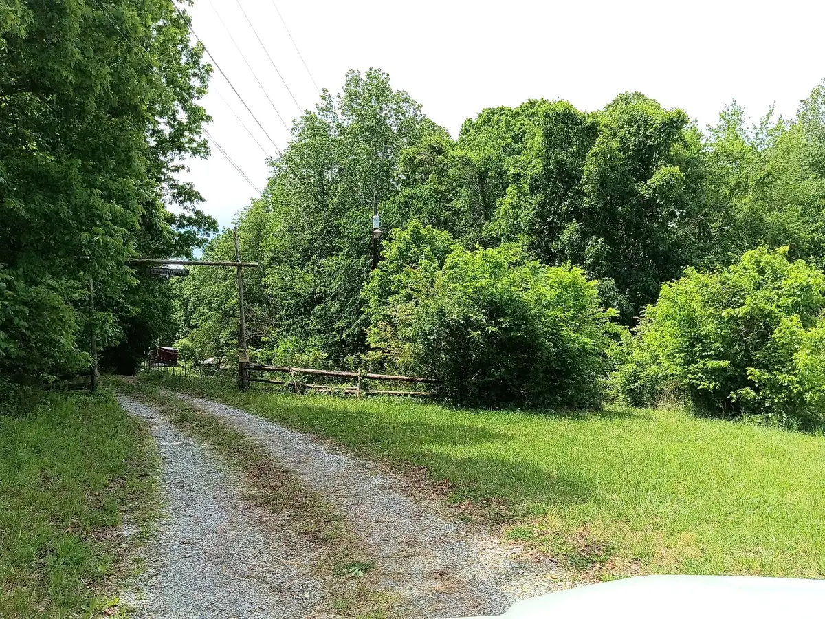1366 Bandy Rd, Ashland City, TN 37015 - #1
