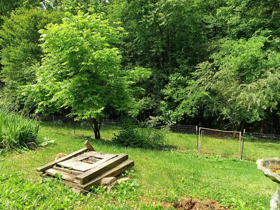 1366 Bandy Rd, Ashland City, TN 37015 - #2