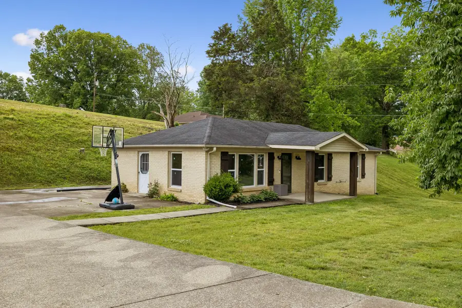 514 College Ave E, Carthage, TN 37030 - #2