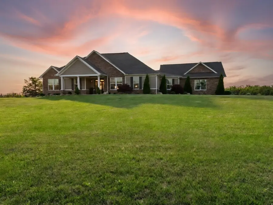333 Moonlight Dr, Vanleer, TN 37181 - #2
