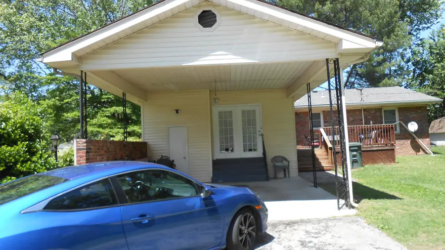207 Marietta Dr, Hopkinsville, KY 42240 - #2