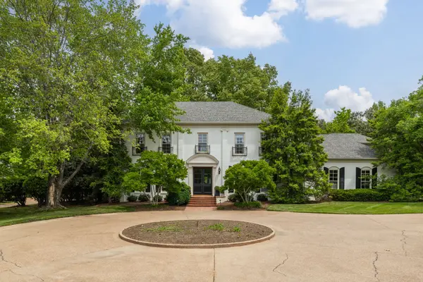 5 Castlewood Court, Nashville, TN 37215