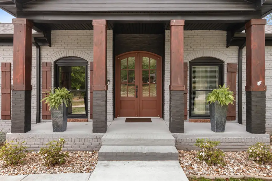 8115 Vaden Dr, Brentwood, TN 37027 - #2