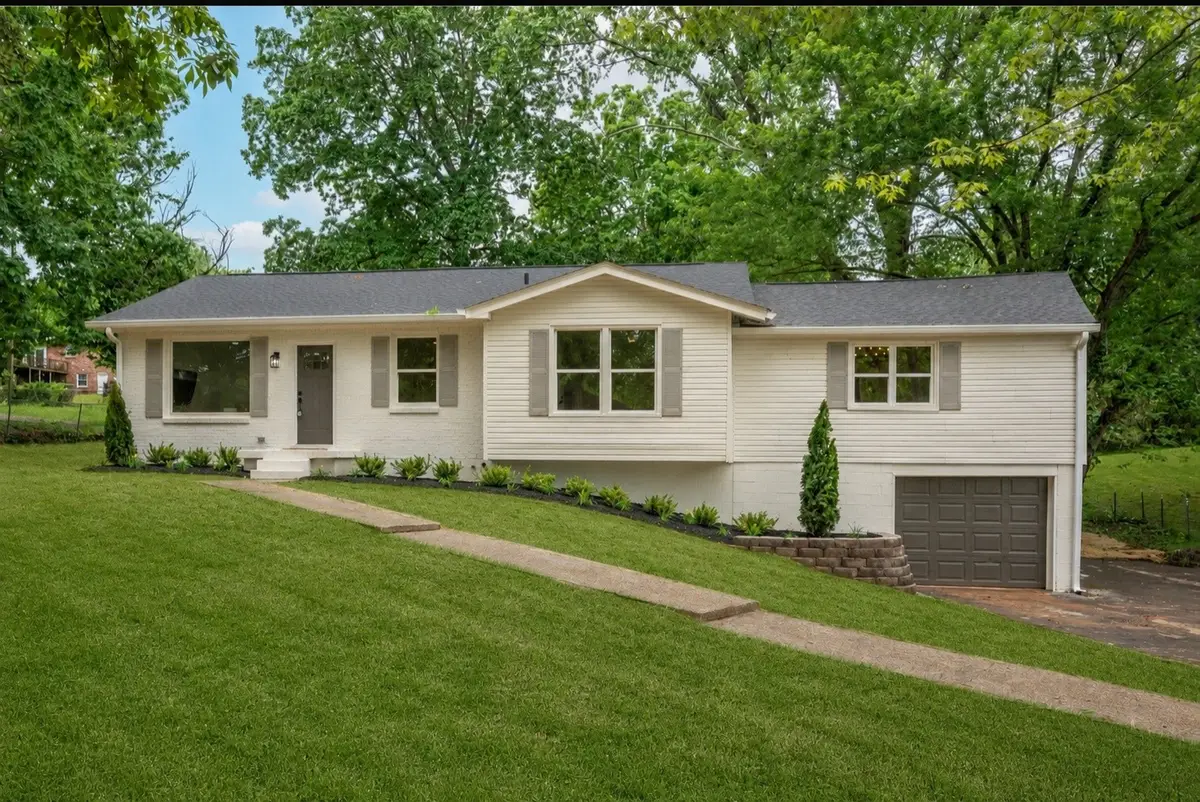 312 Bluebird Ln, Dickson, TN 37055 - #1