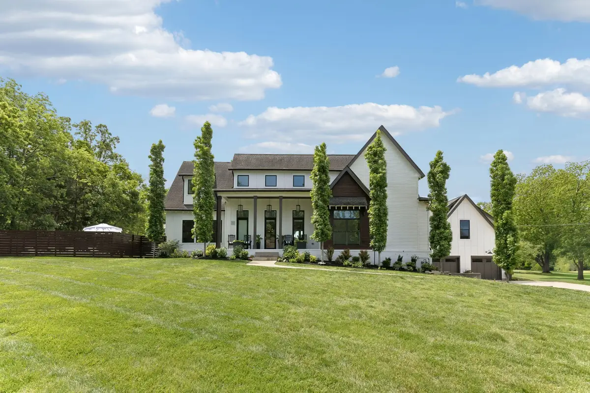 741 Bresslyn Rd, Nashville, TN 37205 - #1