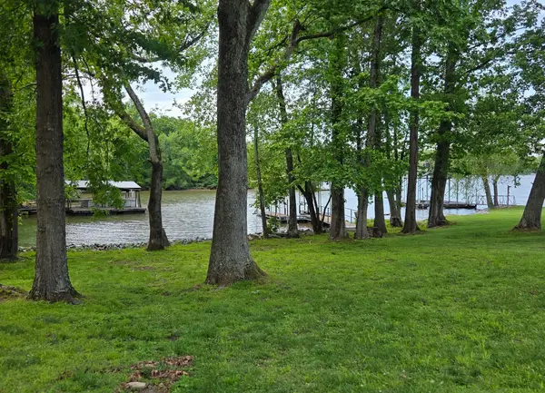 1053 Morning View Dr, Gallatin, TN 37066