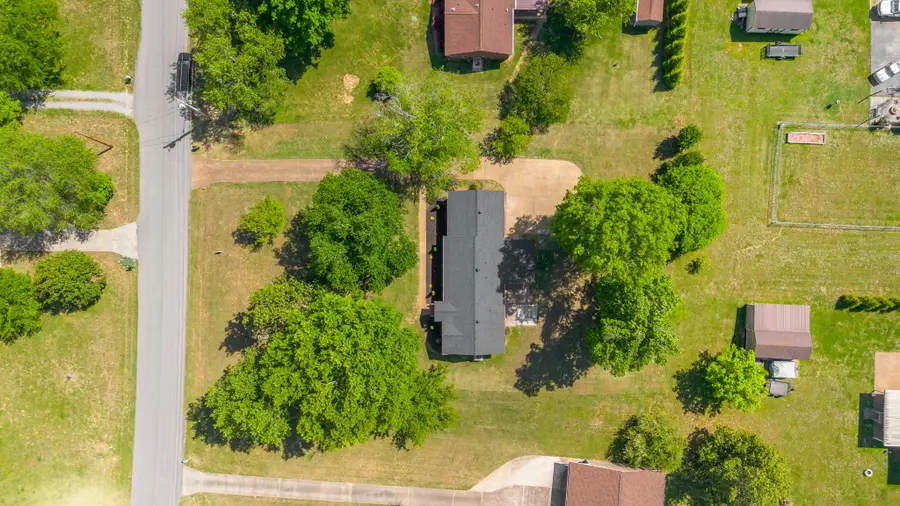 310 Lisa Ln, Gallatin, TN 37066 - #2