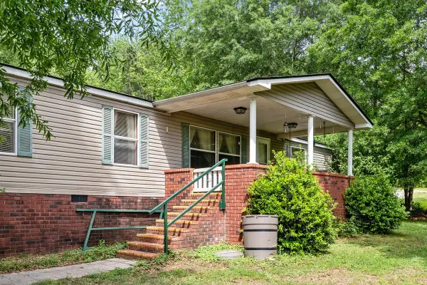 6120 Flatwoods Rd, Camden, TN 38320
